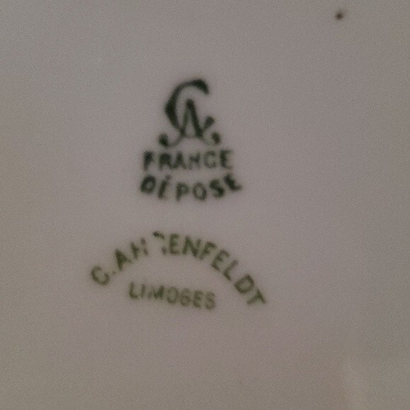 es France Porcelain Serving Bowl - Gold Trim & Green Laurel Pattern - Picture 8 of 9